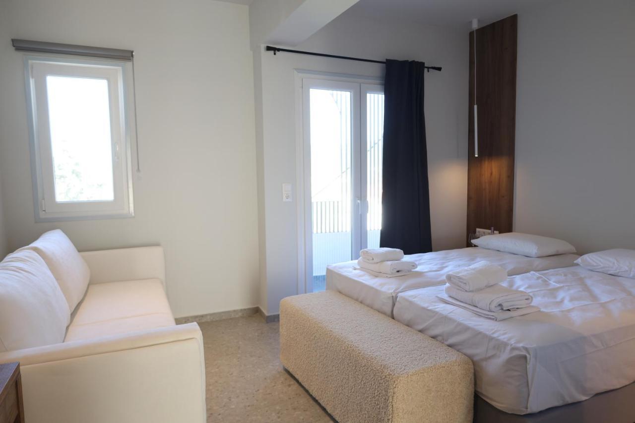 Uphill Unique Boutique Suites Skiathos-Stadt Exterior foto