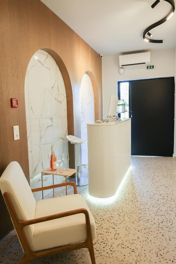 Uphill Unique Boutique Suites Skiathos-Stadt Exterior foto