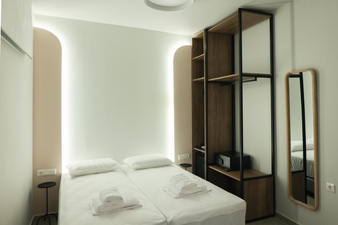 Uphill Unique Boutique Suites Skiathos-Stadt Exterior foto
