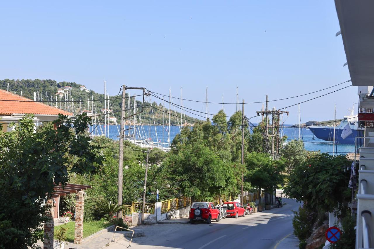 Uphill Unique Boutique Suites Skiathos-Stadt Exterior foto